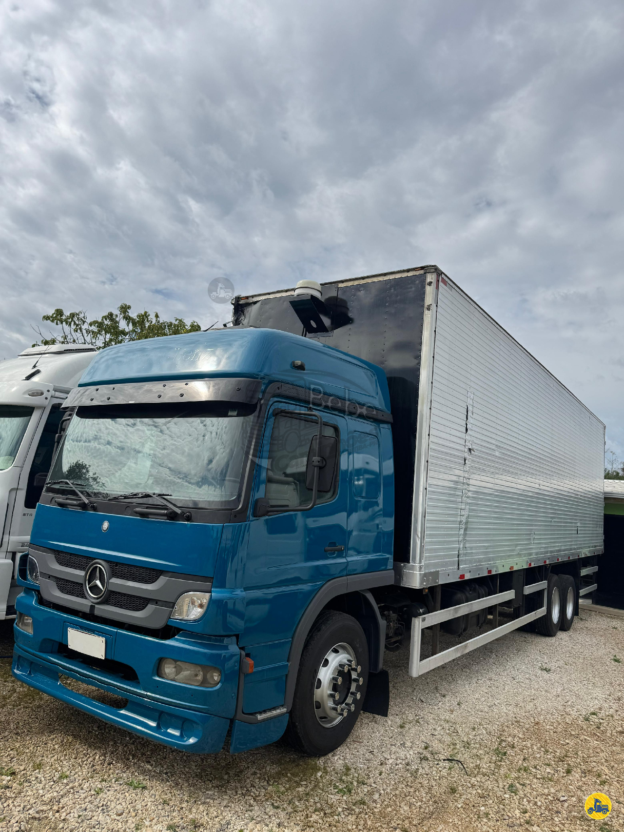 CAMINHAO MERCEDES-BENZ MB 2425 Baú Furgão Truck 6x2 Bebe Caminhões CURITIBA PARANÁ PR